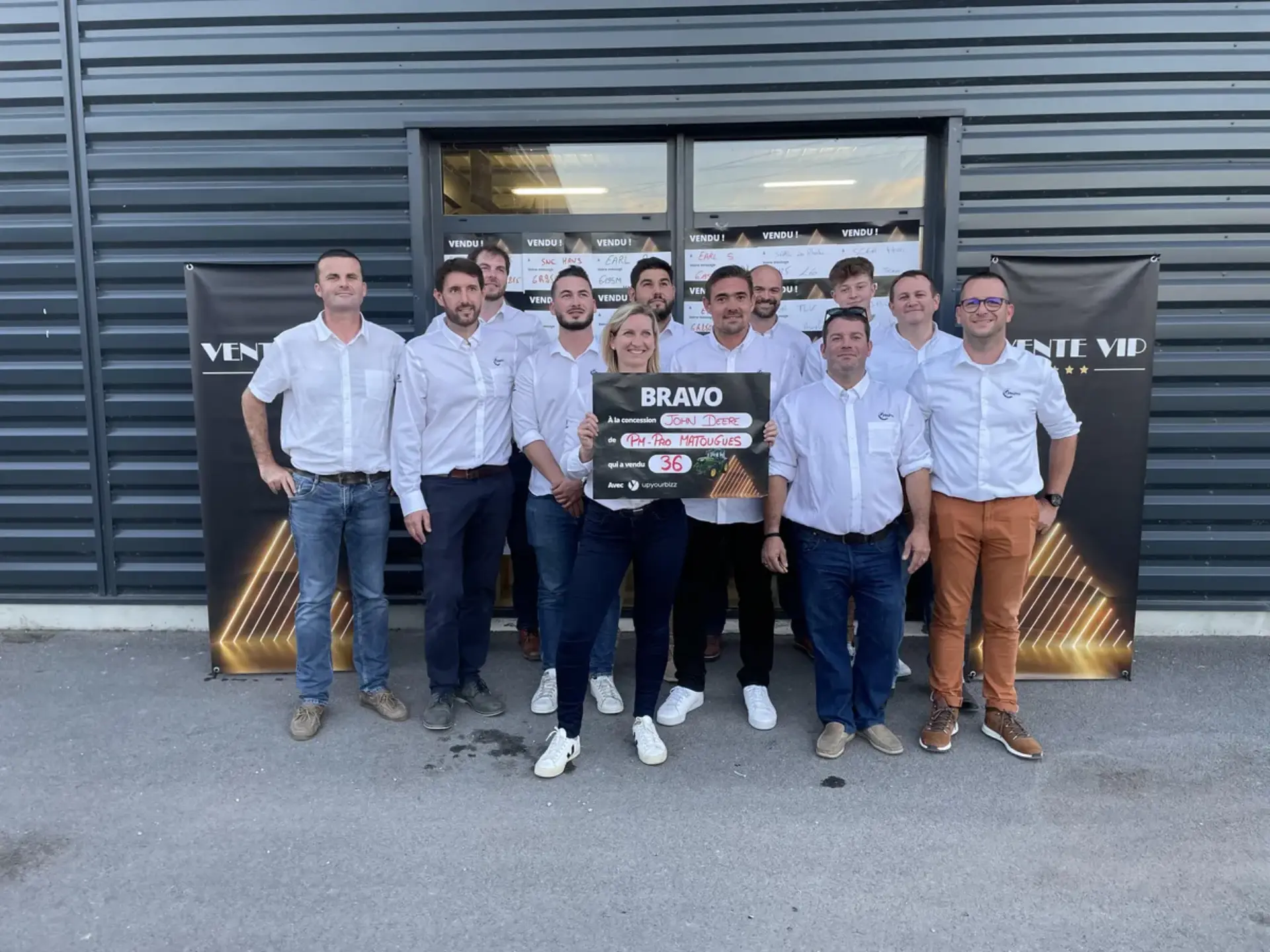 Vente privée matériel agricole TP - Événement déstockage tracteurs engins concession